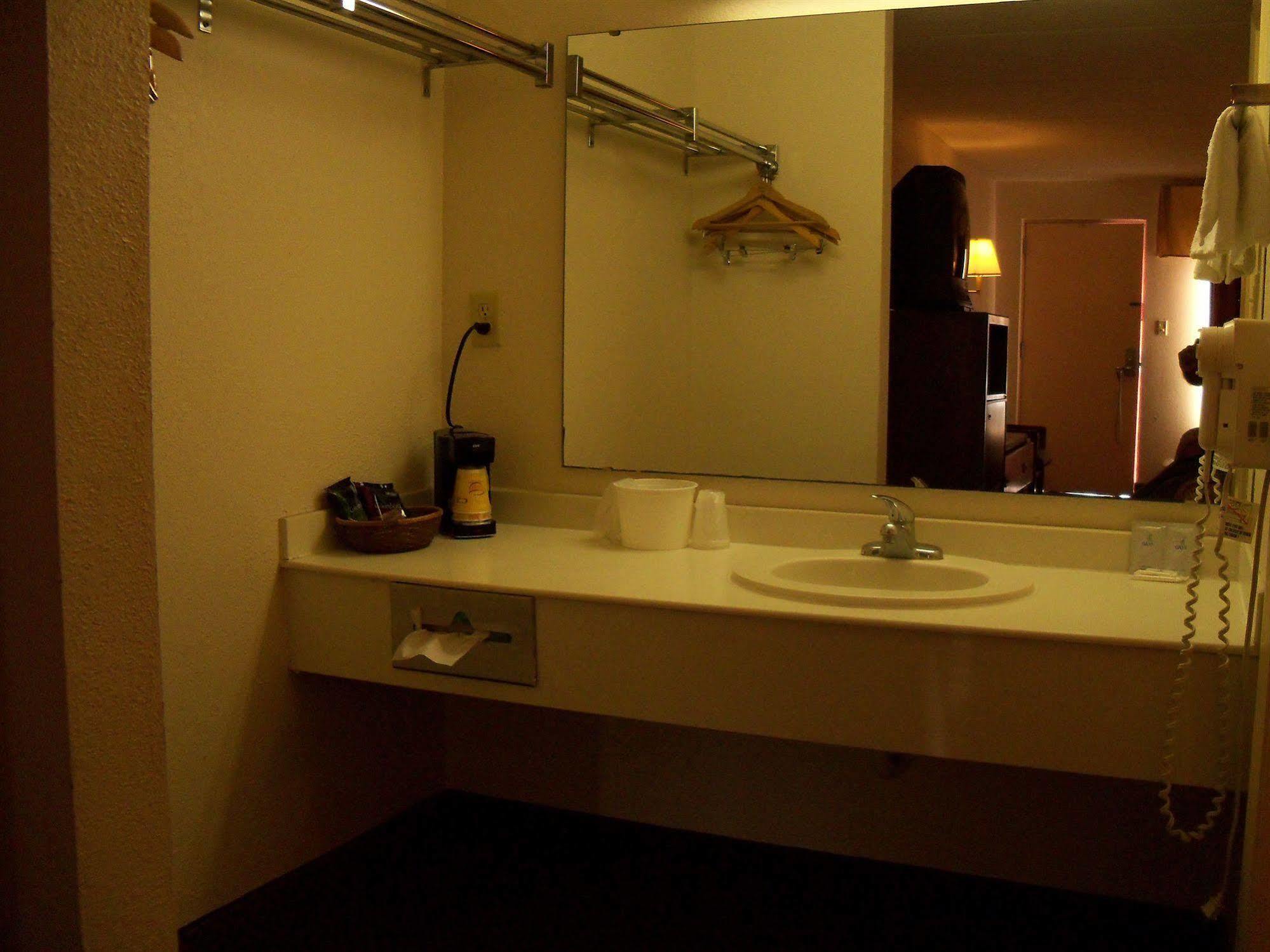 Jax Airport Hotel Jacksonville Ngoại thất bức ảnh
